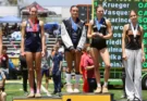 Podiumul care a stârnit America: un bărbat biologic a câștigat trei probe la finalele feminine din California