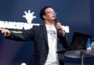„Ar fi trebuit să fiu avortat”. Ryan Bomberger își spune povestea într-o nouă carte și un documentar
